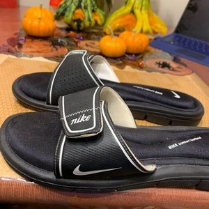 Nike women’s sandal